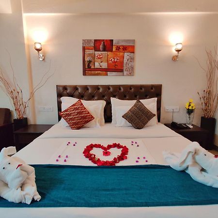 Misty Meadows, Lonavala Hotel ภายนอก รูปภาพ