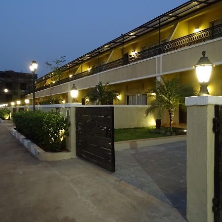 Misty Meadows, Lonavala Hotel ภายนอก รูปภาพ