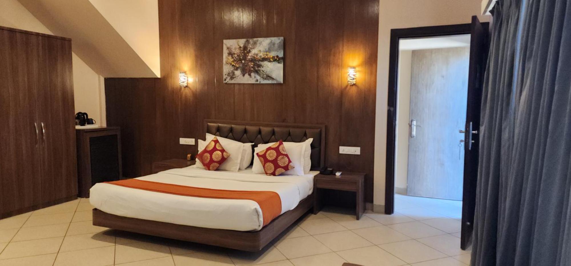 Misty Meadows, Lonavala Hotel ภายนอก รูปภาพ