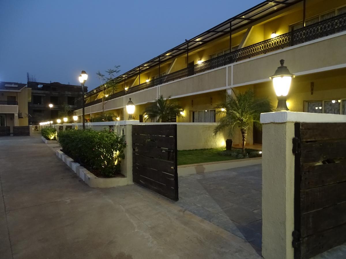 Misty Meadows, Lonavala Hotel ภายนอก รูปภาพ