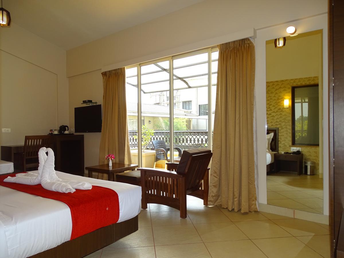 Misty Meadows, Lonavala Hotel ภายนอก รูปภาพ