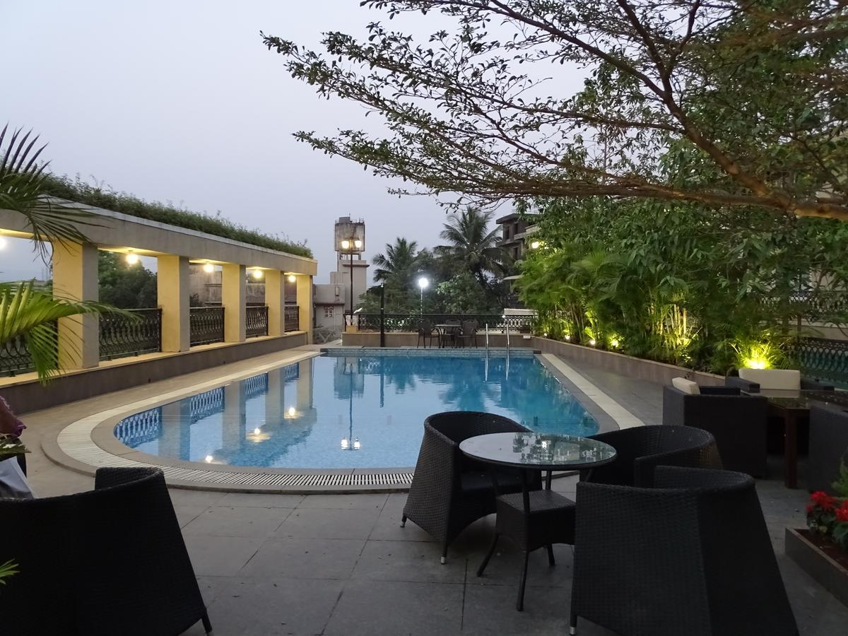 Misty Meadows, Lonavala Hotel ภายนอก รูปภาพ